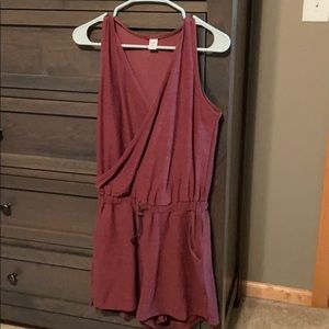 Old navy breathe on cross front v-neck romper